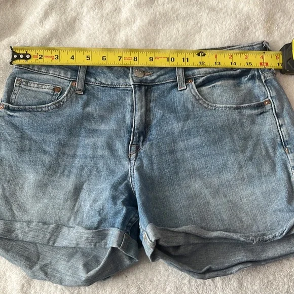 ⭐️ & Denim light blue relaxed Jean shorts 99% cotton 1% elastic women size 10